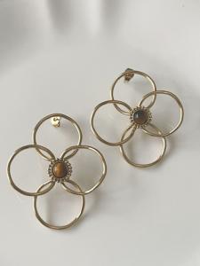 boucles fleurs marron doré