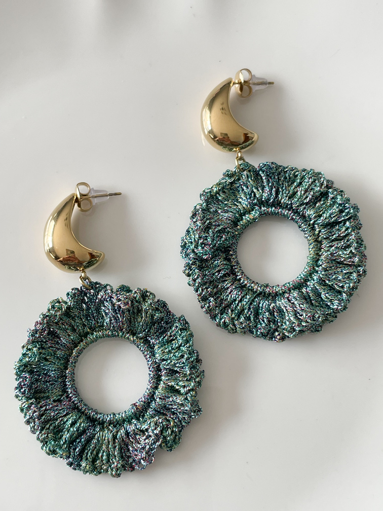 boucles broderies bleu paillettes doré