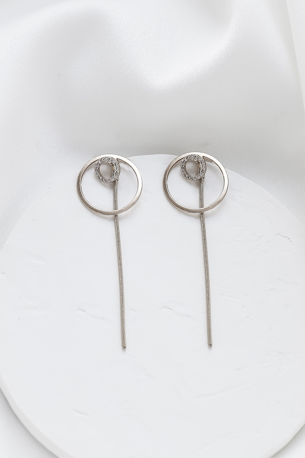 boucles Oliver argenté de Shlomit Ofir