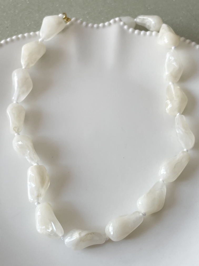 collier Béné blanc doré