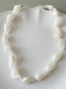 collier Béné blanc doré